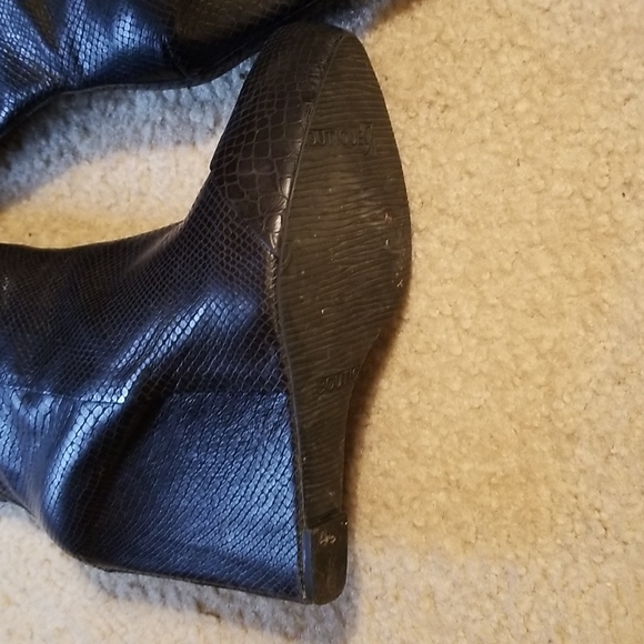 Boutique 9 Leather Knee Boots - Picture 8 of 11